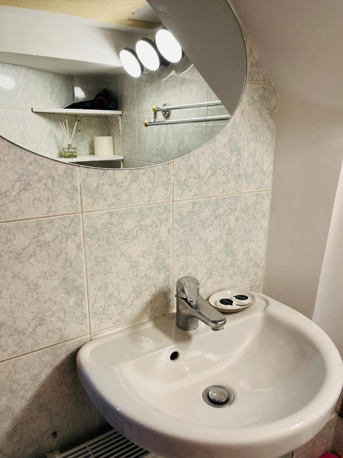 Dream Dwell Paris-Two-Bedroom Flat Near Pompidou Centre Buitenkant foto